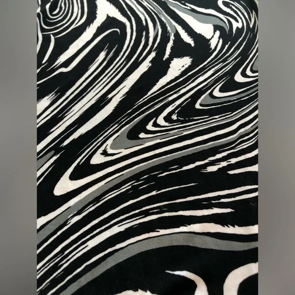 Bar III Plus Size Swirl-Print Flare-Leg Pants, Size 4X Black & White NWT - Picture 7 of 13